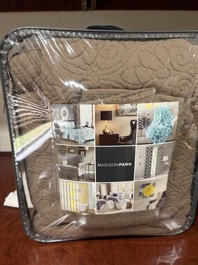 Madison Park Coverlet Set
